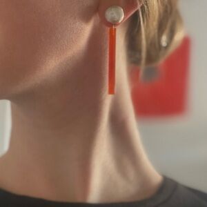 COS - Unique Asymmetrical Pearl Earrings